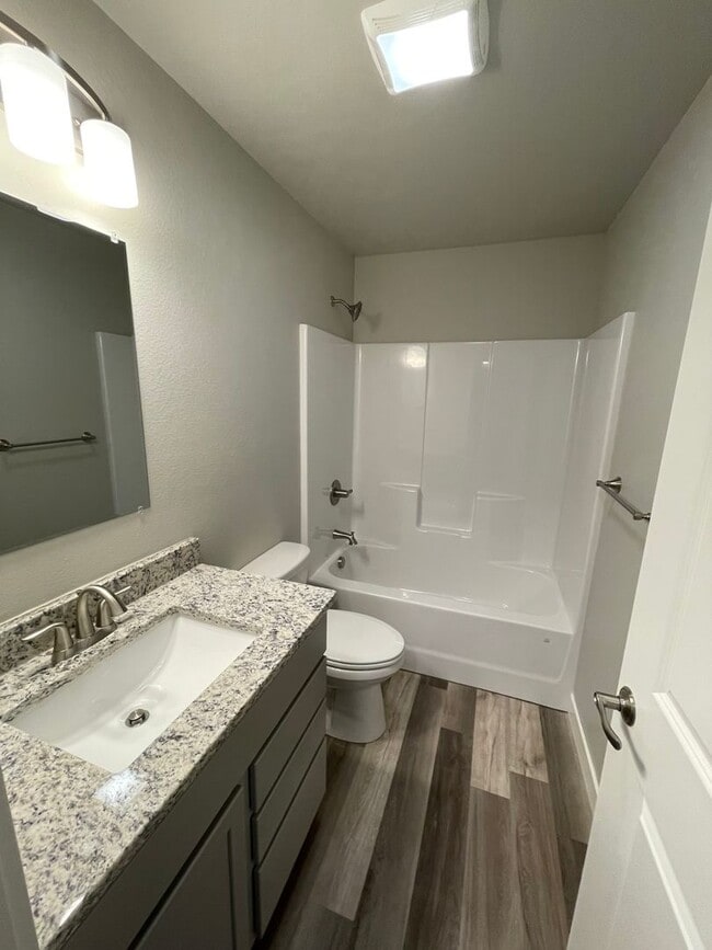 Building Photo - ~Applications Pending~ Newer 4 Bed, 3 Bath, 3 Car Garage Home for Rent