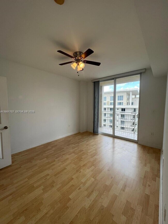 Building Photo - 2425 SW 27th Ave