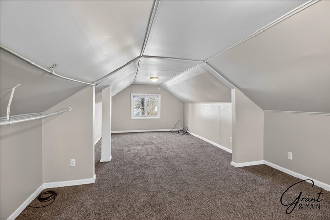 Building Photo - $1250 2 bedroom bungalow