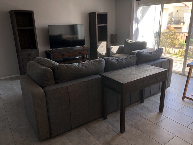 Building Photo - 870 Avenue B