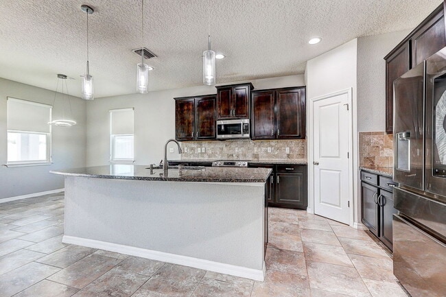Building Photo - 32848 Sand Creek Dr