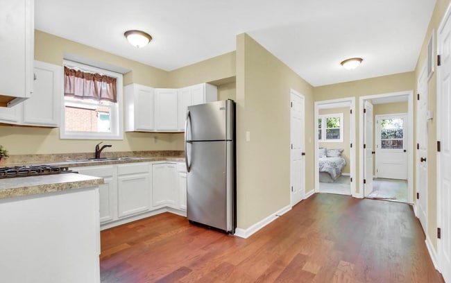 Building Photo - Bright 2 Bedroom, 1 Bath Ranch Style Home in Harrisburg, Pa!