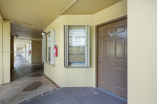 Building Photo - 1351 SW 125th Ave