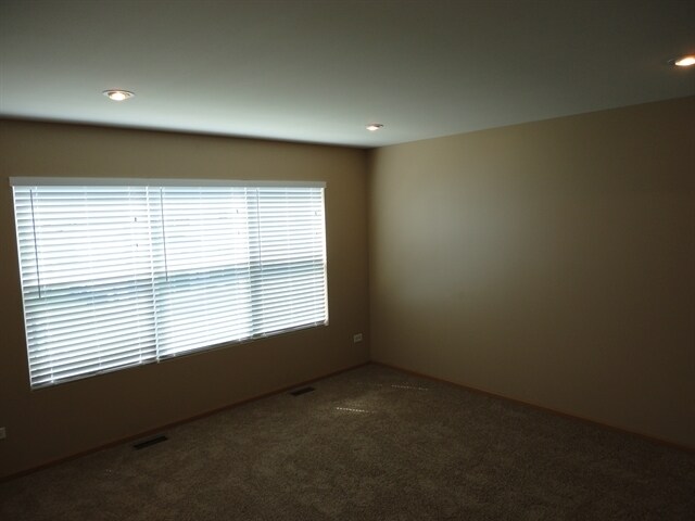 Building Photo - 1319 Roth Dr