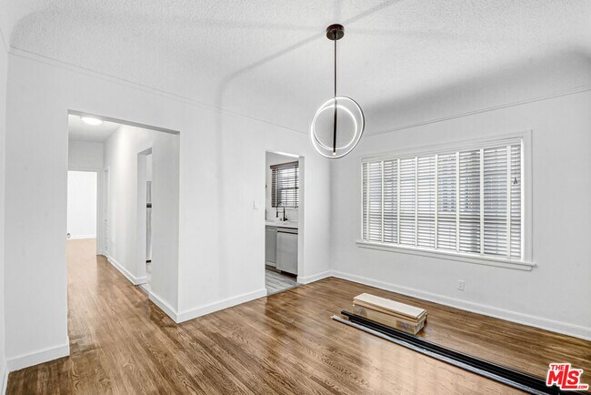 Building Photo - 1357 Cloverdale Ave