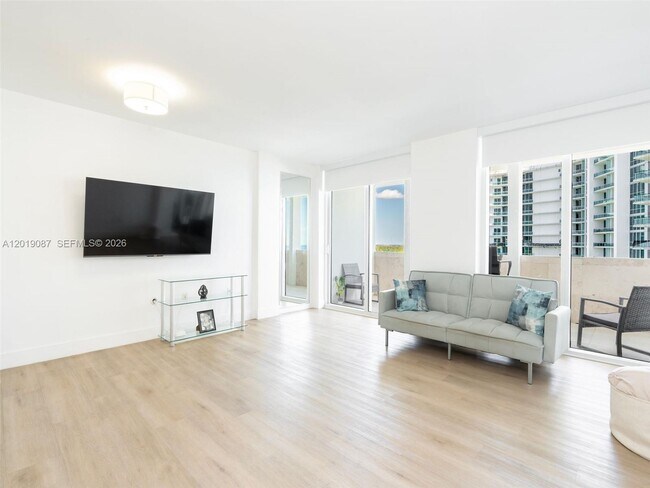 Building Photo - 10275 Collins Ave