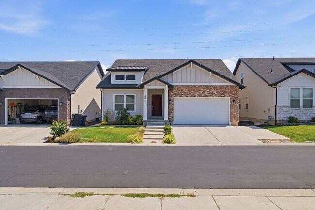 Building Photo - Modern 2022 Kaysville Rambler with 3 Bedrooms