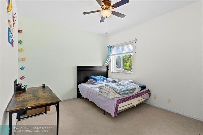 Building Photo - 9728 Vineyard Ct