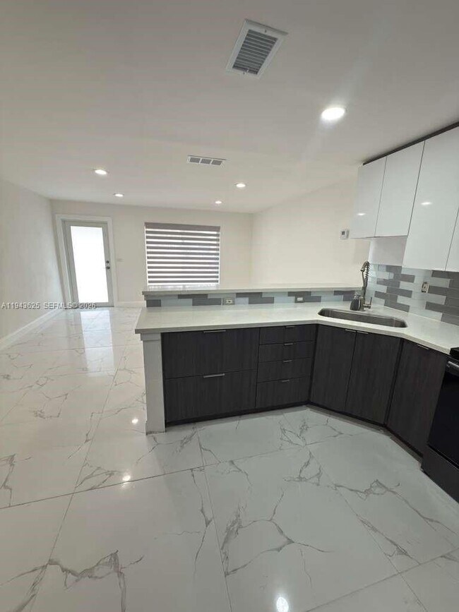 Building Photo - 5111 NW 55th Terrace