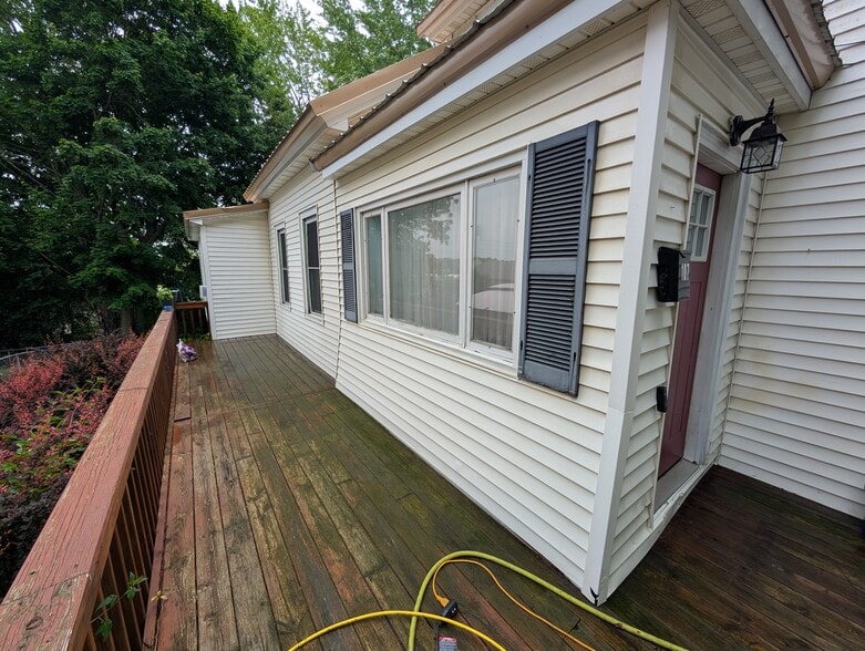 Building Photo - 107 5th Ave