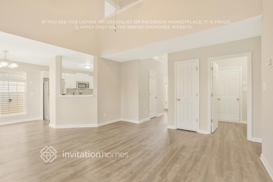 Building Photo - 1009 Meadow Glen Cir