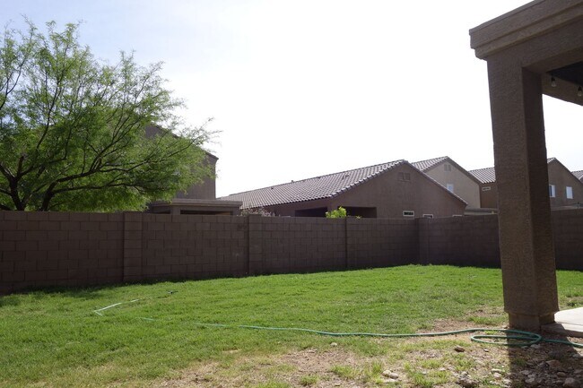 Building Photo - (Vail) Spacious 5 bedroom 3 bath house!