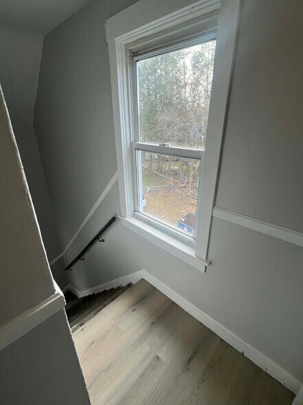 Building Photo - 49 Wilson Ave