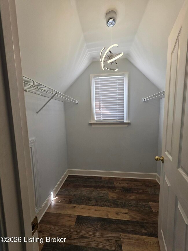Building Photo - 11315 Top Walnut Loop