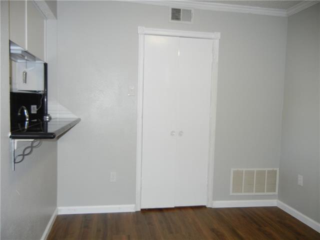 Building Photo - 887 Dublin Dr