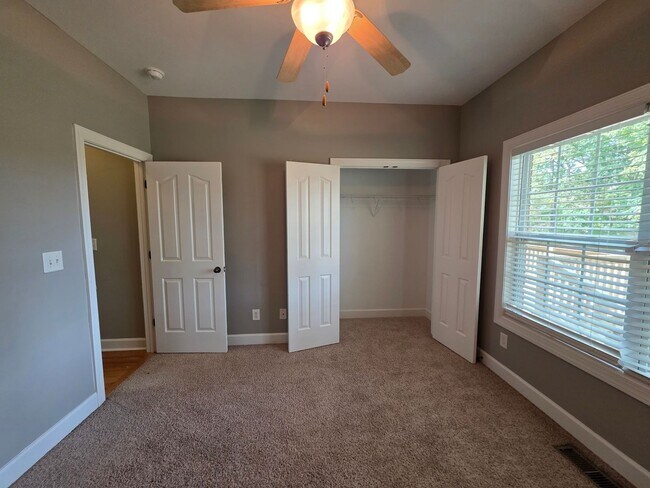 Building Photo - Magnificent Custom Home in Drakes Cove