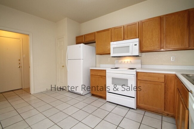 Building Photo - 5203 Daybreak Dr