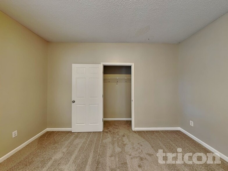 Building Photo - 1720 Ben King Rd