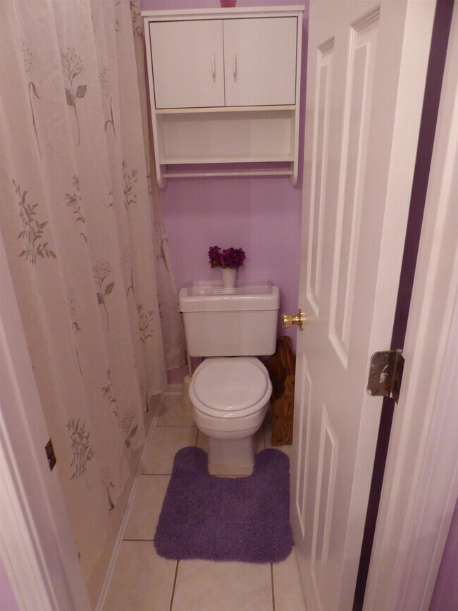 Building Photo - 541 White River Dr