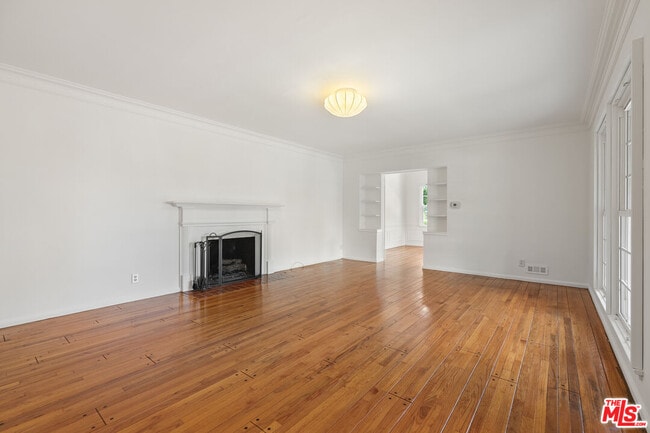 Building Photo - 2244 Hillsboro Ave