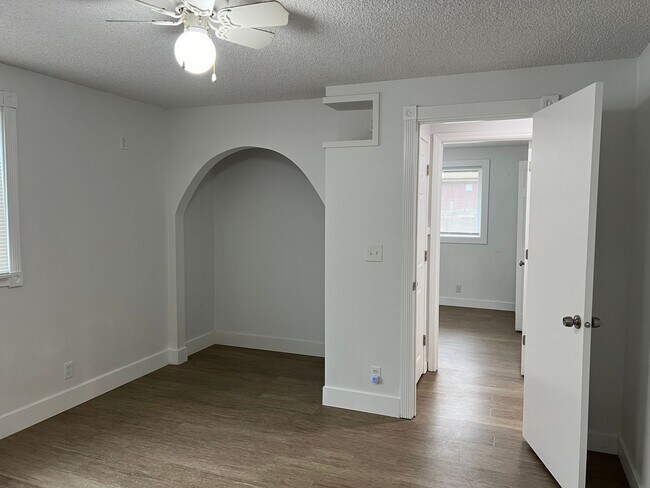 Building Photo - Beautiful 3 bedroom 2 bath house in Eugene!  $500 OFF YOUR FIRST MONTH'S RENT!