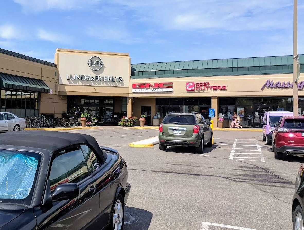 Local shopping nearby in Highland Village - 1588 Hillcrest Ave