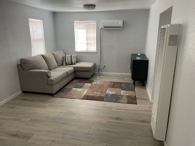 Building Photo - 4006 34th St - Sacramento 95820