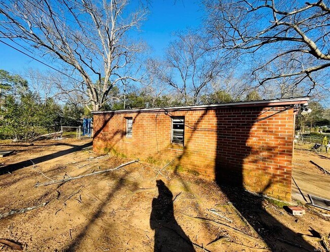 Building Photo - 1653 N Yarbrough Ct