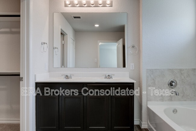 Building Photo - 121 Little Wichita