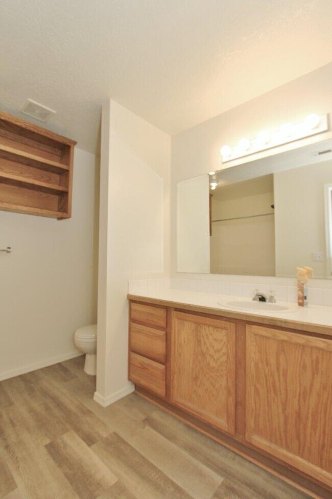 Building Photo - 3721 Pierre Ave
