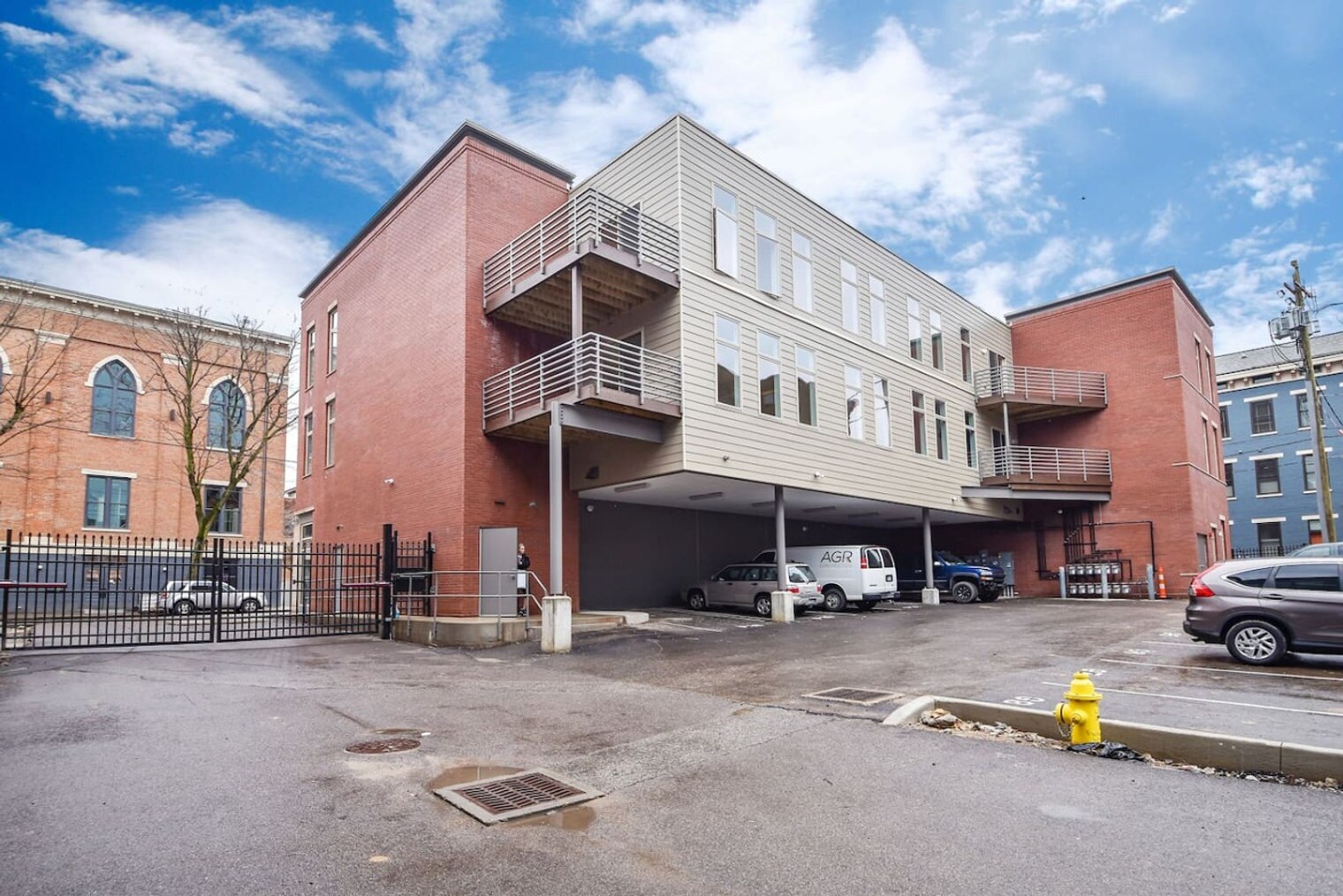 Building Photo - 118 W 15th St