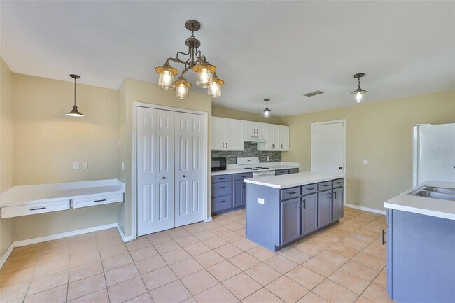 Building Photo - 11438 Ivy Flower Loop