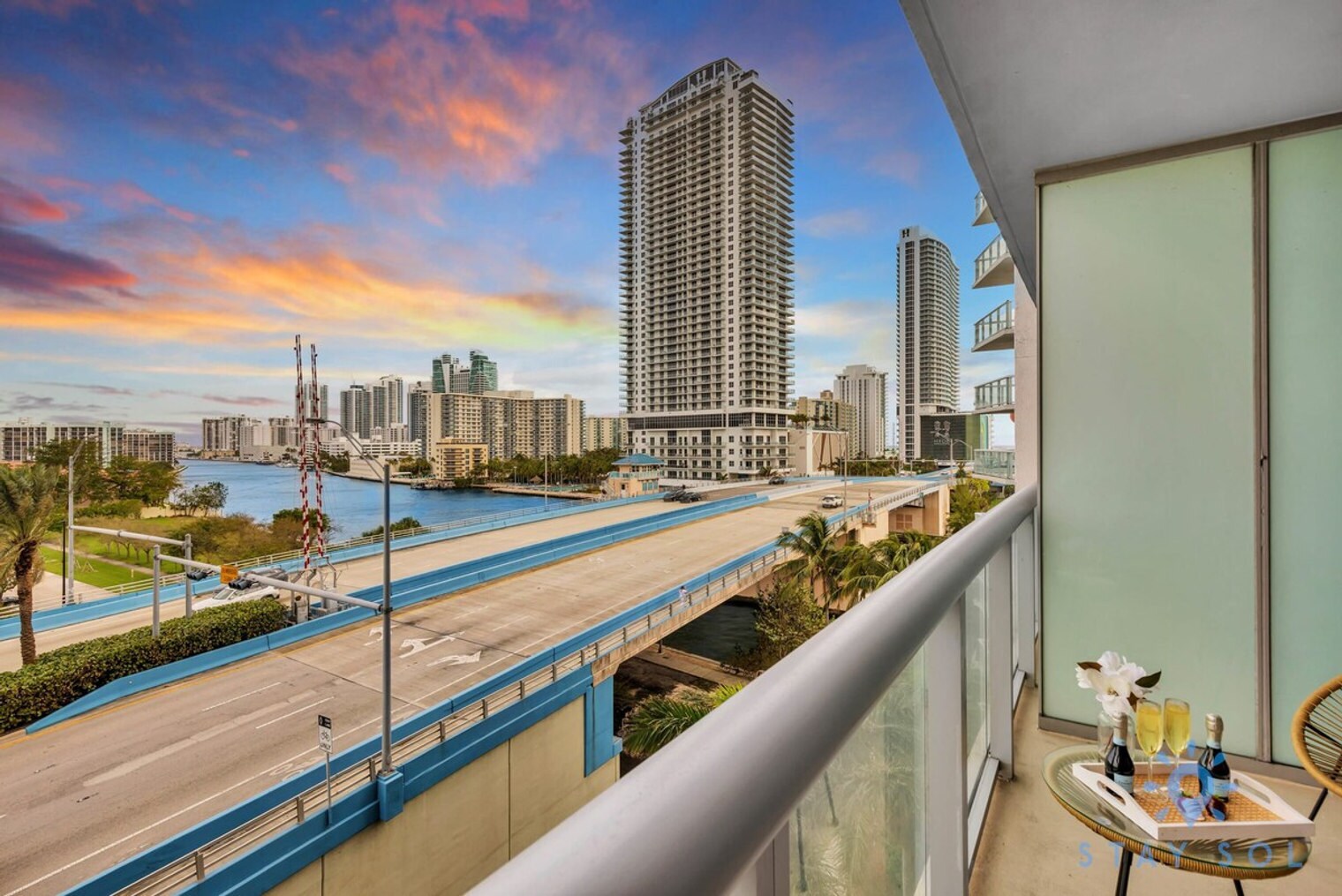 Building Photo - 2602 E Hallandale Beach Blvd