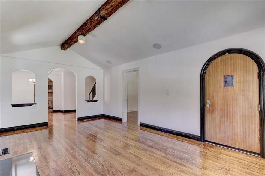 Building Photo - 2137 NW 27th St