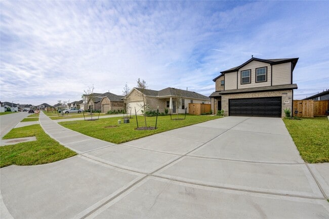 Building Photo - 16132 Holly Laurel Mnr