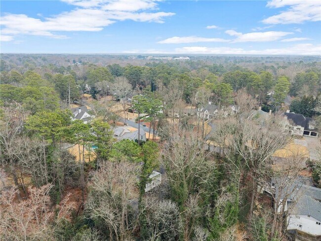 Building Photo - 4540 Club Valley Dr NE