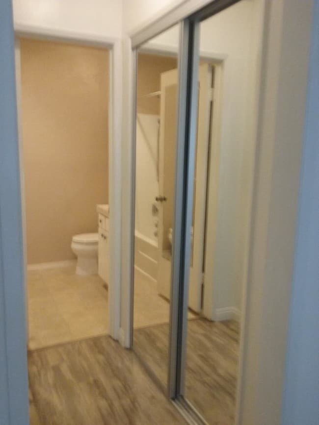 hall to bathroom - 1707 Pacific Coast Hwy