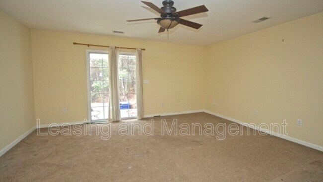Building Photo - 1247 Island Club Dr