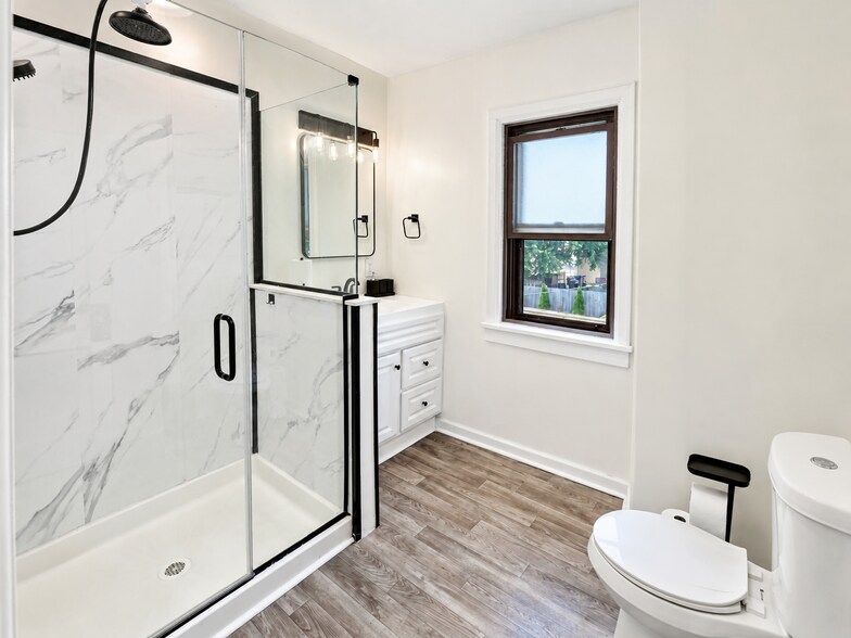 Building Photo - 1290 W 91st St