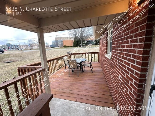 Building Photo - 6838 N Charlotte St