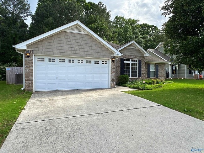 Building Photo - 104 NW Imogene Way