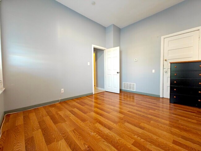 Building Photo - 3102 S Morgan St
