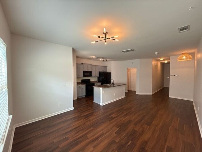 Building Photo - T.R. Lawing Realty Property