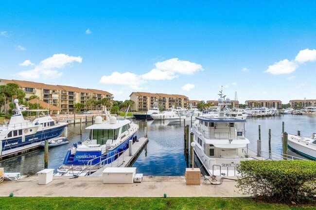 Building Photo - 2601 Marina Isle Way