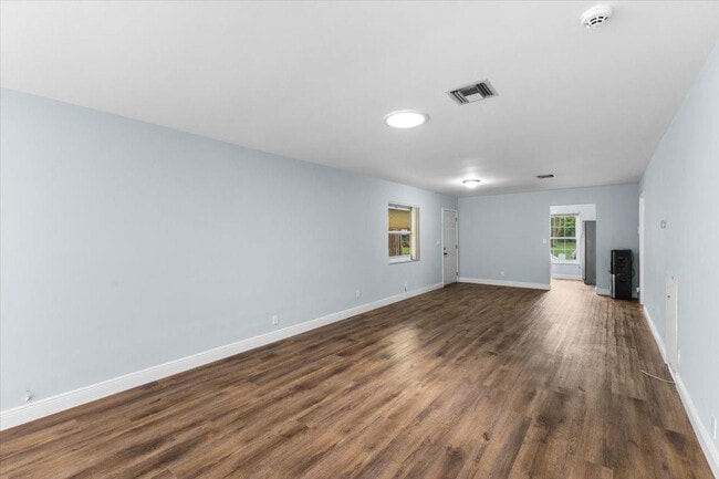 Building Photo - 503 SE 5th Cir