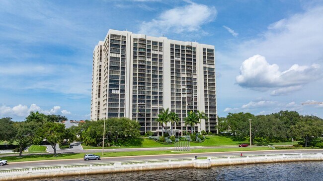 Building Photo - 3301 Bayshore Blvd