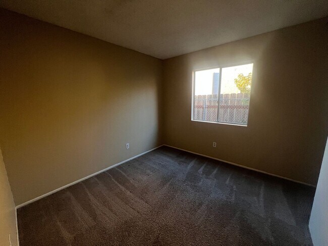 Building Photo - Spacious 4BR/2BA Mira Mesa Home For Rent!