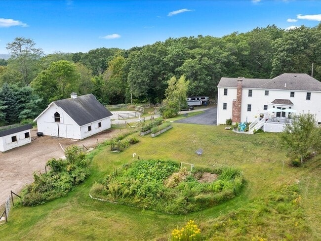 Building Photo - 6 Wood St