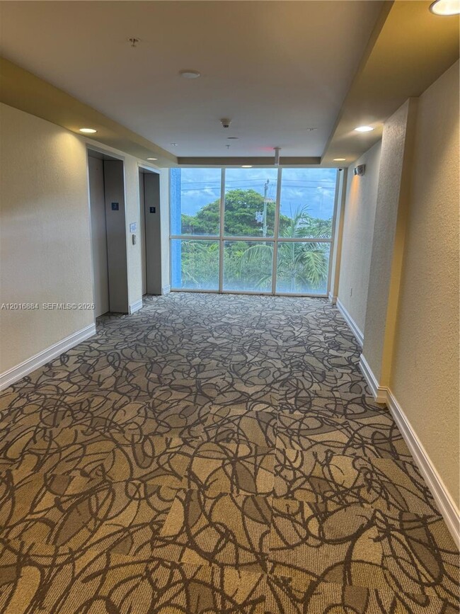 Building Photo - 1555 N Treasure Dr