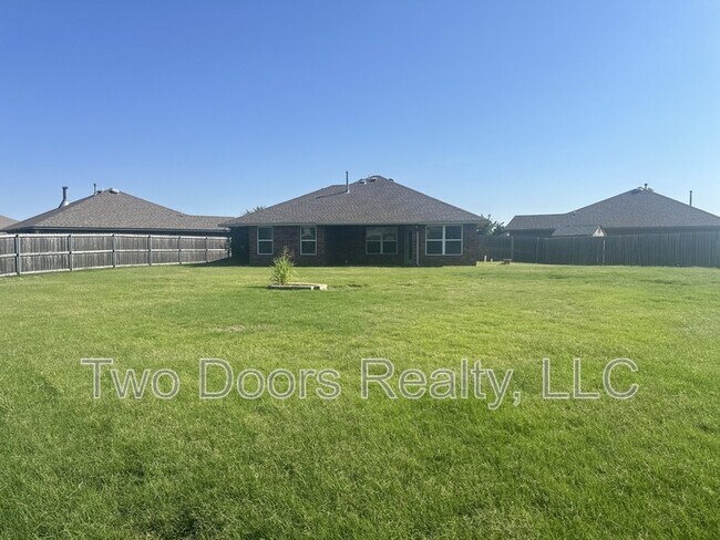 Building Photo - 8113 Waters Edge Way